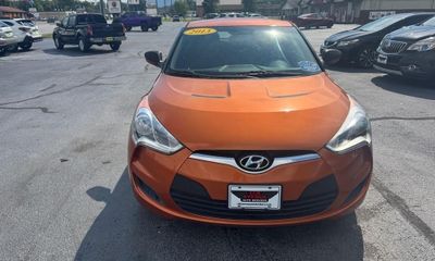 2013 Hyundai Veloster Base BaseStyle Tech