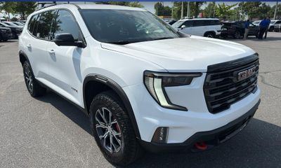 2025 GMC Acadia AT4