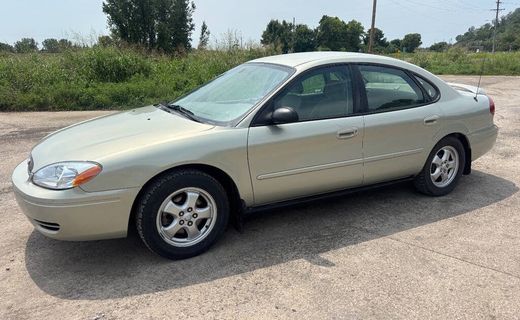2005 Ford Taurus SE