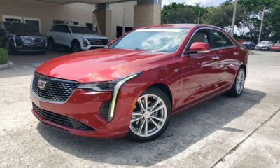 2023 Cadillac CT4 Luxury
