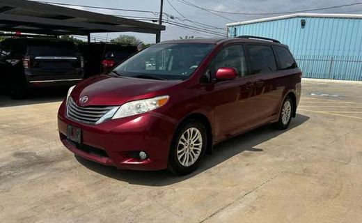 2011 Toyota Sienna XLE
