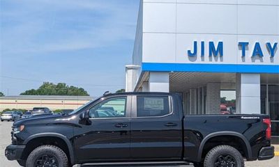 2023 Chevrolet Silverado ZR2
