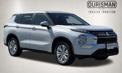 2026 Mitsubishi Outlander ES