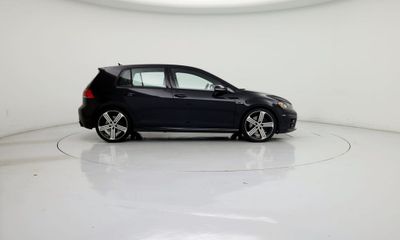 2016 Volkswagen Golf R Base W DCC