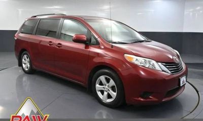 2011 Toyota Sienna LE
