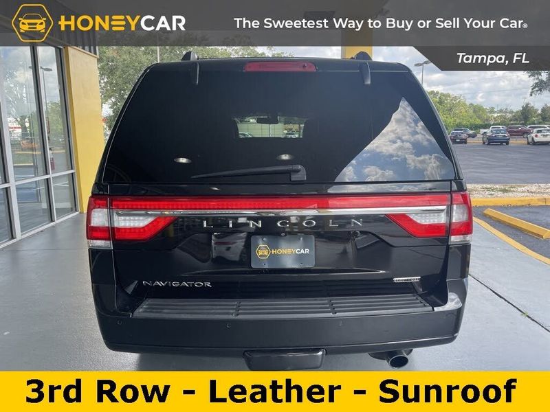 2015 Lincoln Navigator — a typically priced live listing