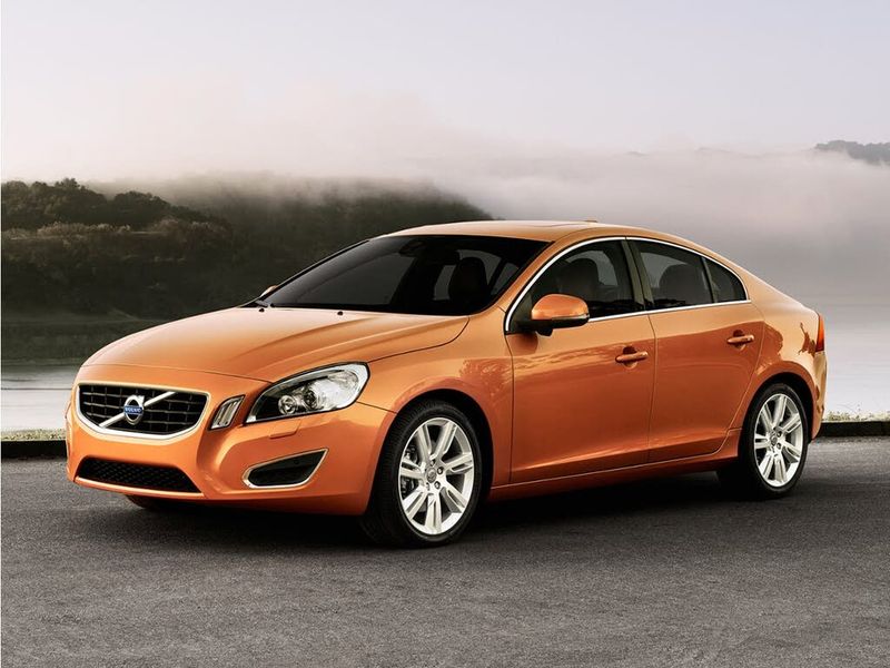 2013 Volvo S60 — a typically priced live listing