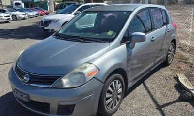 2010 Nissan Versa 18 S
