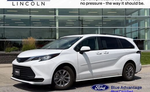 2023 Toyota Sienna LE