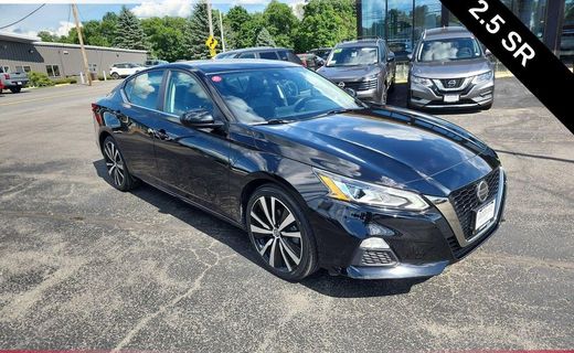 2022 Nissan Altima SR