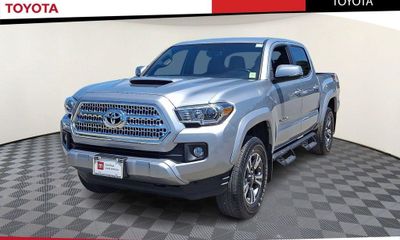 2017 Toyota Tacoma SR SR5 TRD