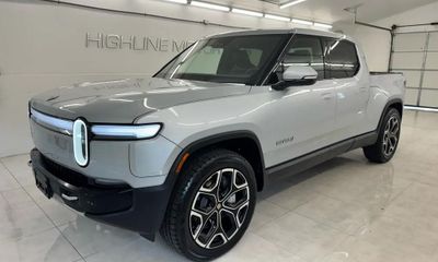2025 Rivian R1T Adventure