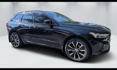2024 Volvo XC60 Ultimate Dark
