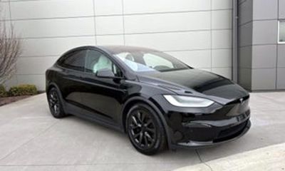 2023 Tesla Model X Standard Range