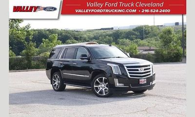 2017 Cadillac Escalade Luxury
