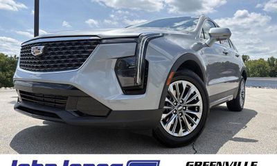 2025 Cadillac XT4 Premium Luxury