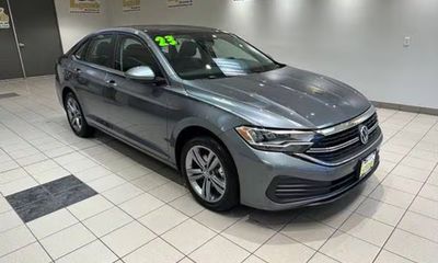 2023 Volkswagen Jetta SE W Sunroof
