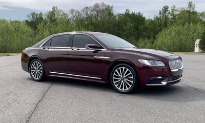 2020 Lincoln Continental Premier