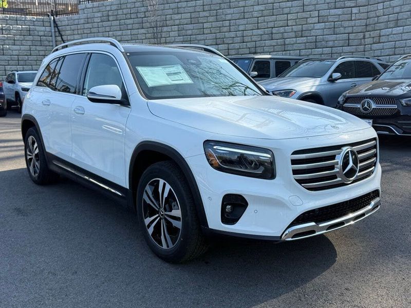Representative 2026 Mercedes-Benz GLB-Class photo