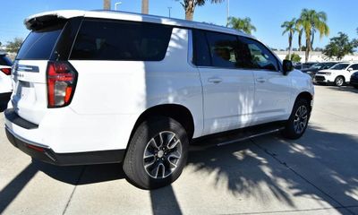 2023 Chevrolet Suburban LS