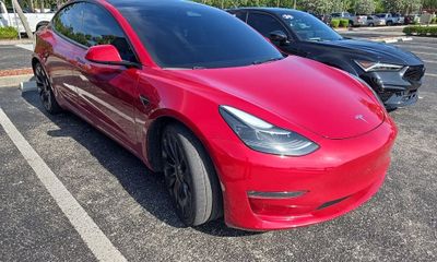 2023 Tesla Model 3 Performance