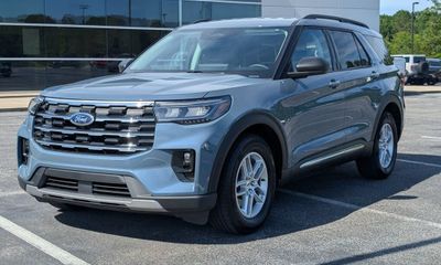 2025 Ford Explorer Active