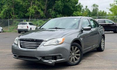 2013 Chrysler 200 Touring