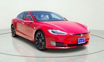 2020 Tesla Model S Performance