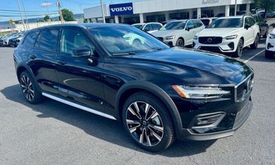 2026 Volvo V60CC Ultra