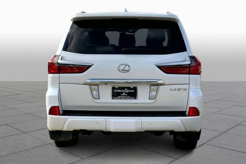 2017 Lexus LX — a typically priced live listing