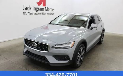 2026 Volvo V60CC Plus