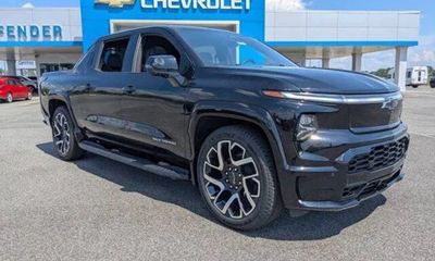 2025 Chevrolet Silverado 2SP RST