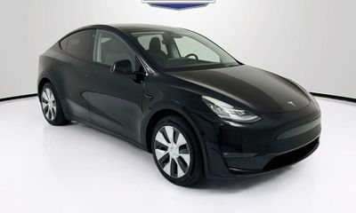 2022 Tesla Model Y Long Range Dual