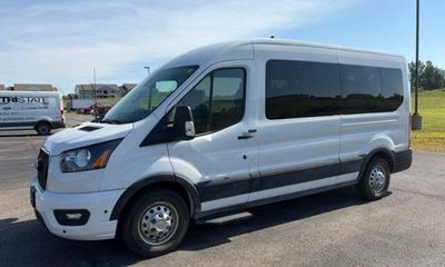 2024 Ford Transit Medium Roof