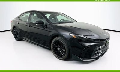 2025 Toyota Camry SE