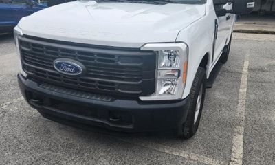 2023 Ford F-350 XL LB