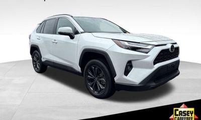 2025 Toyota RAV4 XLE Premium