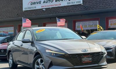 2021 Hyundai Elantra SE