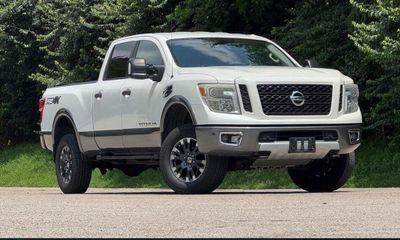 2016 Nissan Titan SL