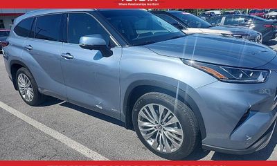 2023 Toyota Highlander Platinum