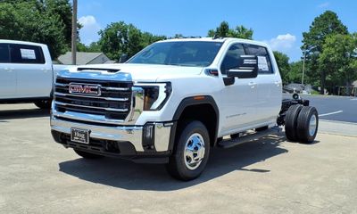 2026 GMC Sierra HD SLE
