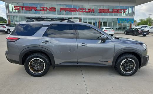 2023 Nissan Pathfinder SV