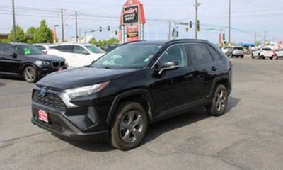 2022 Toyota RAV4 LE
