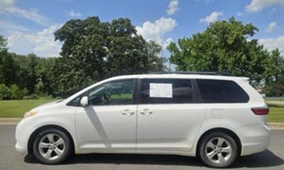 2015 Toyota Sienna LE
