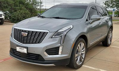 2023 Cadillac XT5 Premium Luxury