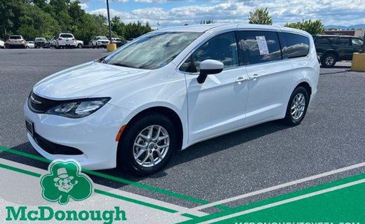 2023 Chrysler Voyager LX
