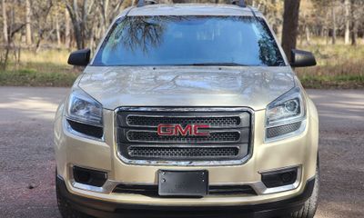 2016 GMC Acadia SLE 2