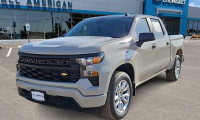 2026 Chevrolet Silverado Custom