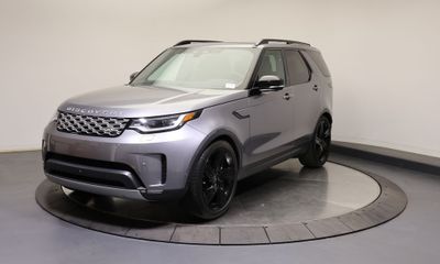 2025 Land Rover Discovery P300 S