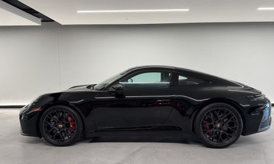 2025 Porsche 911 Carrera GTS 4